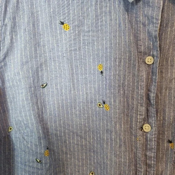 ⭐️40% Off⭐️ Old Navy Avocado & Pineapple Print Button Down Shirt - Picture 7 of 12